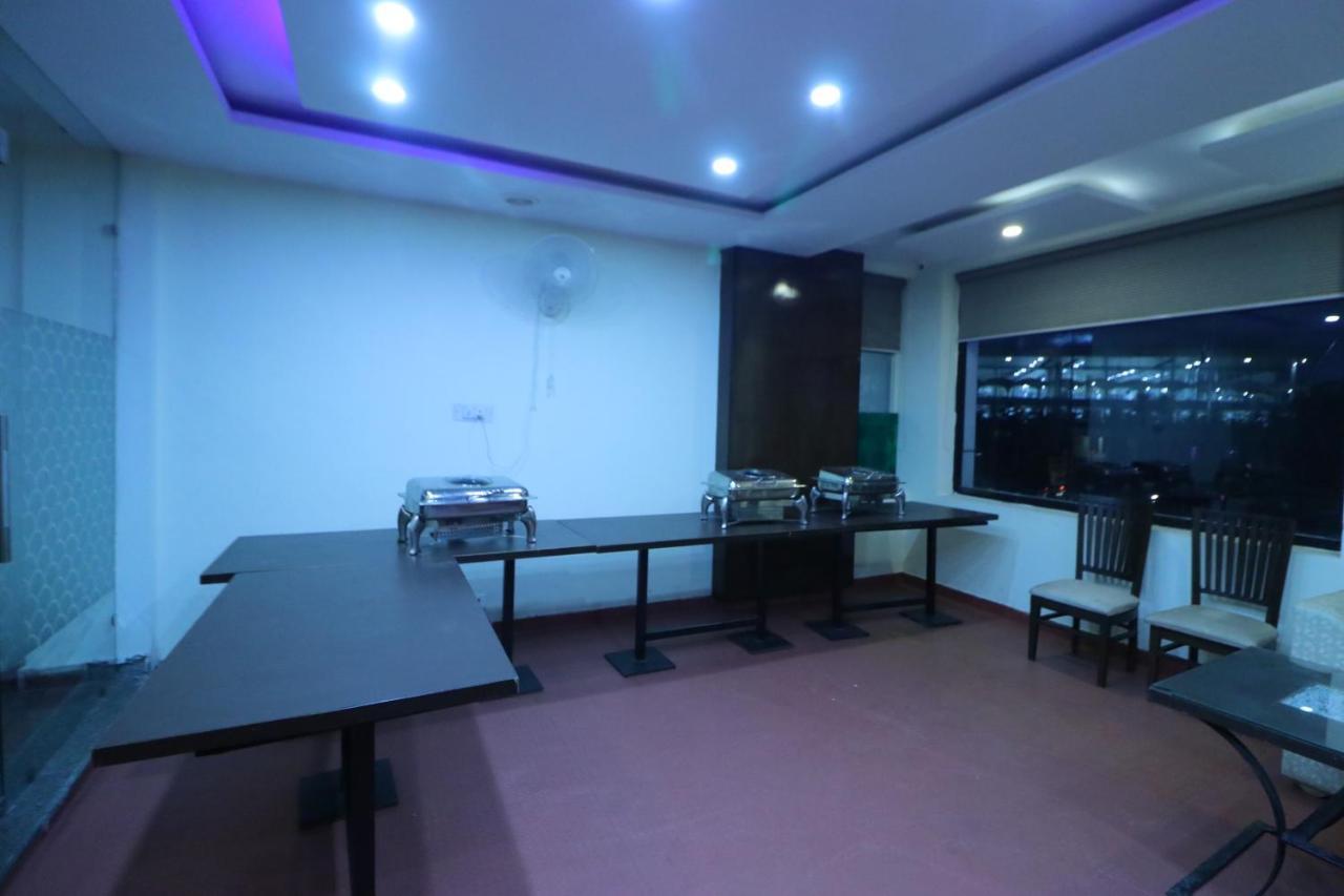 Hotel Eurasia Mohali International Airport Zirakpur Exterior foto