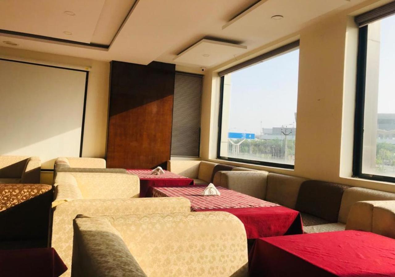 Hotel Eurasia Mohali International Airport Zirakpur Exterior foto