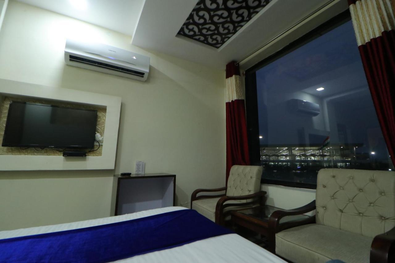 Hotel Eurasia Mohali International Airport Zirakpur Exterior foto